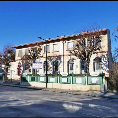 Corso, Zimmer & Fruehstueck Pressbaum Екстериор снимка